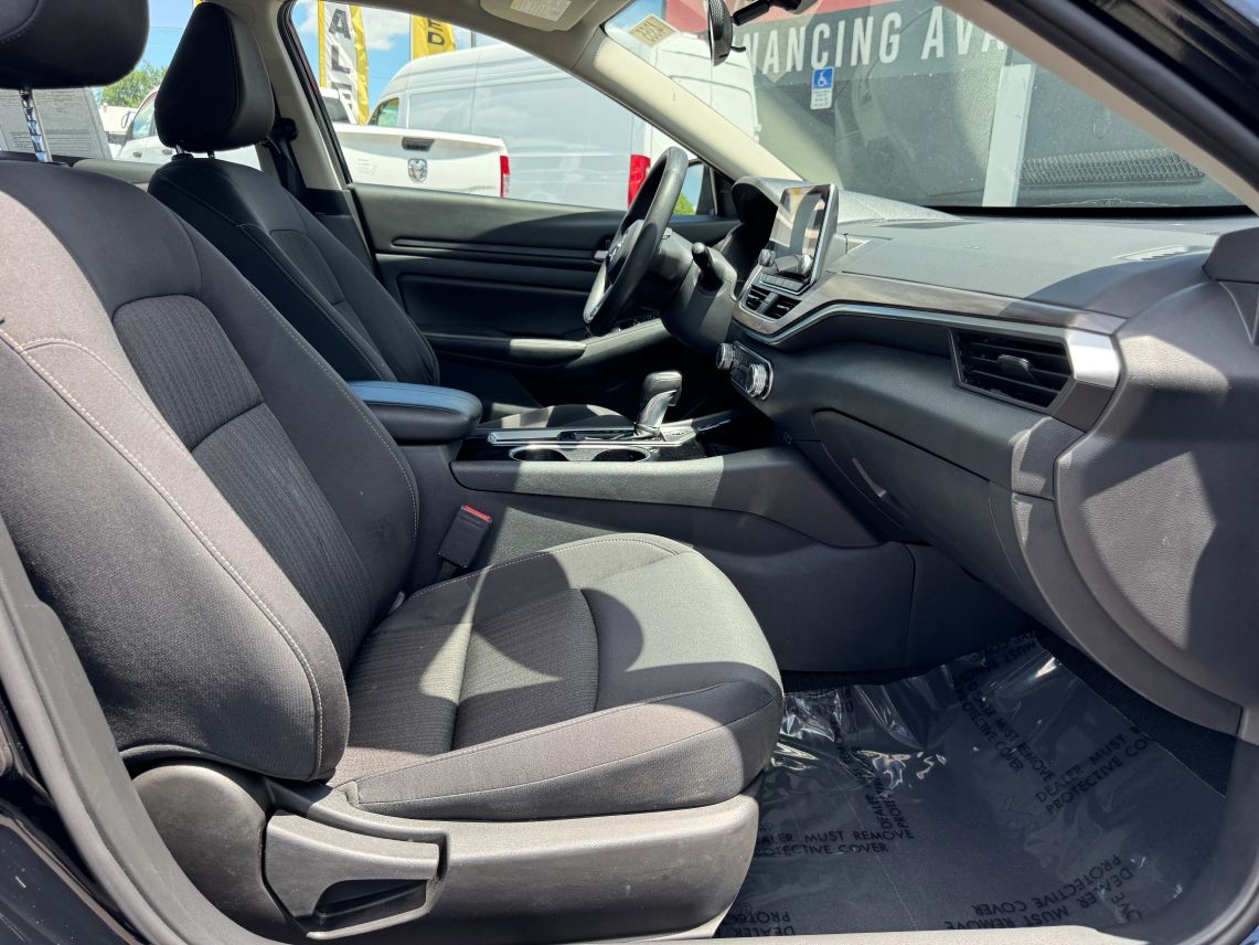 2024 Nissan Altima 2.5 SV Sedan 4D