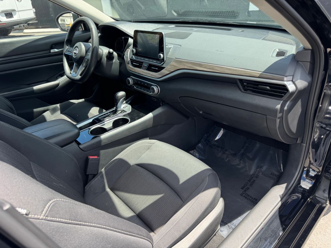 2024 Nissan Altima 2.5 SV Sedan 4D