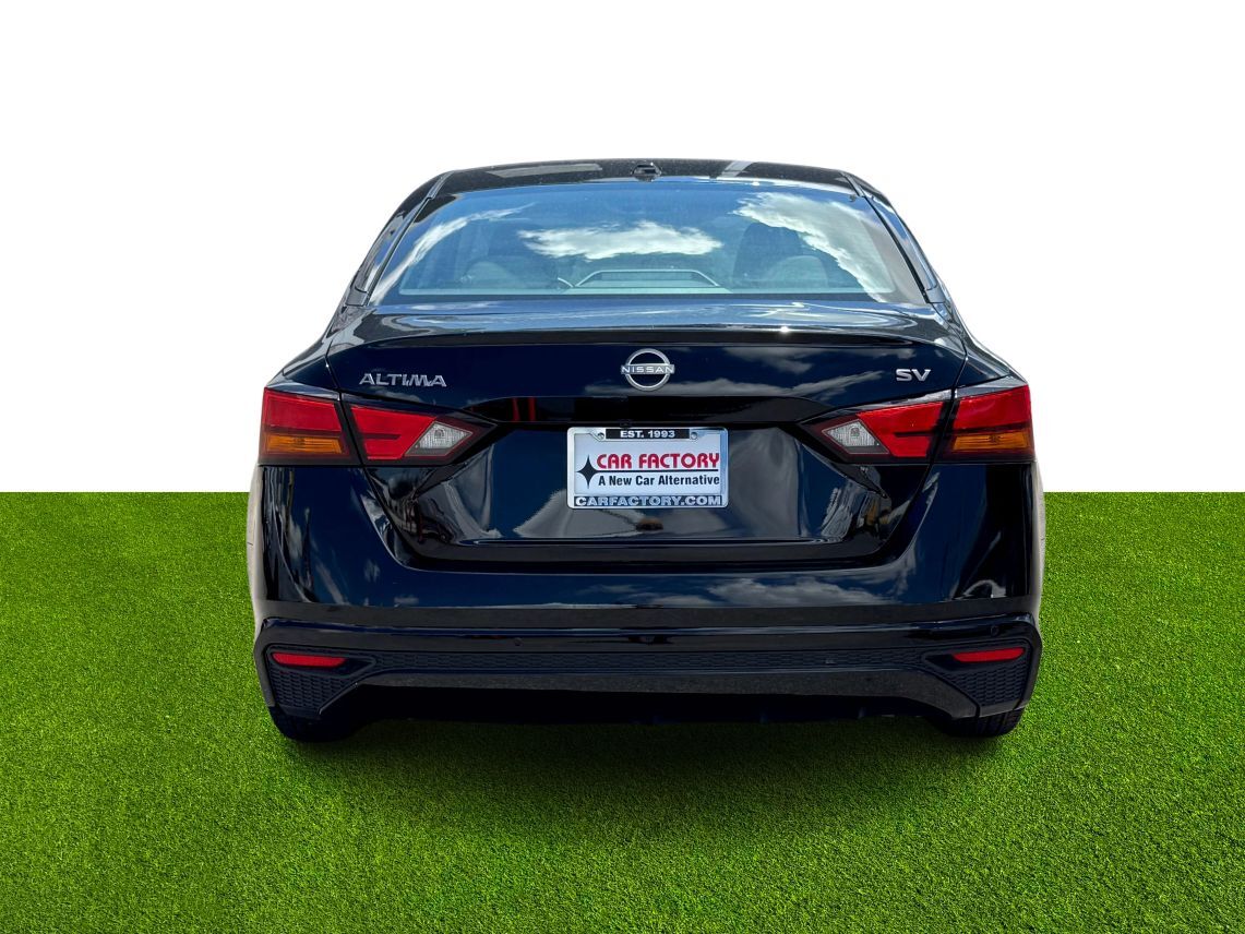 2024 Nissan Altima 2.5 SV Sedan 4D