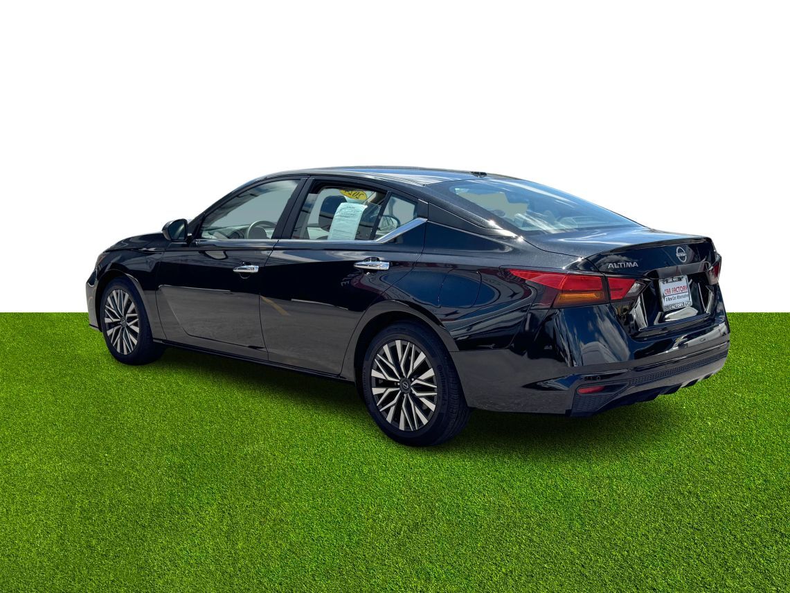 2024 Nissan Altima 2.5 SV Sedan 4D