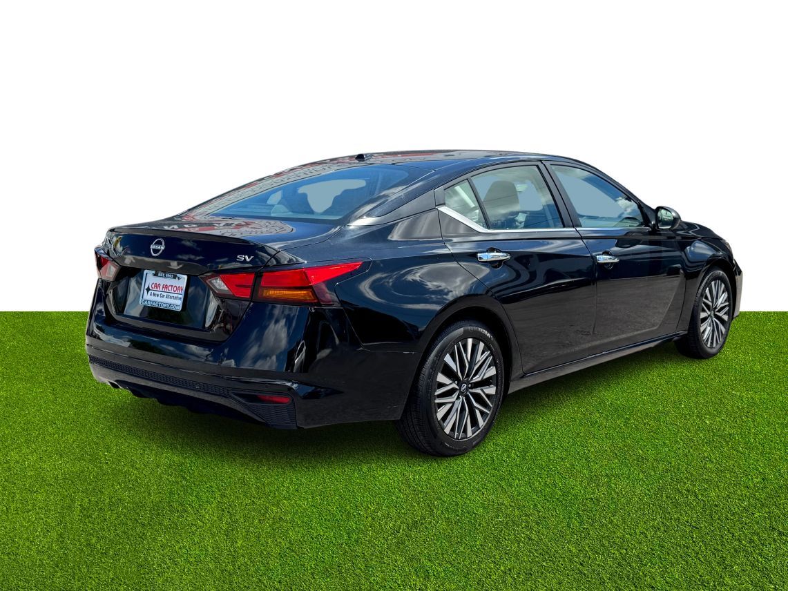 2024 Nissan Altima 2.5 SV Sedan 4D