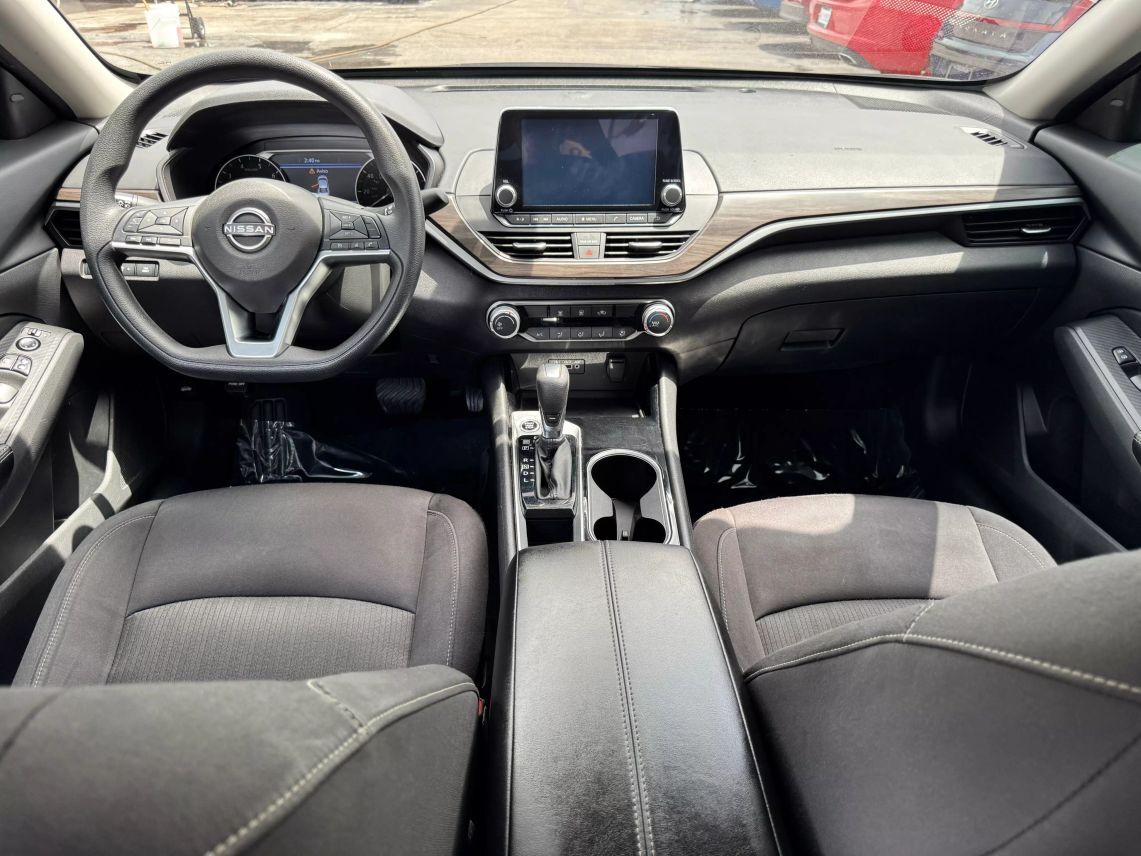 2024 Nissan Altima 2.5 SV Sedan 4D