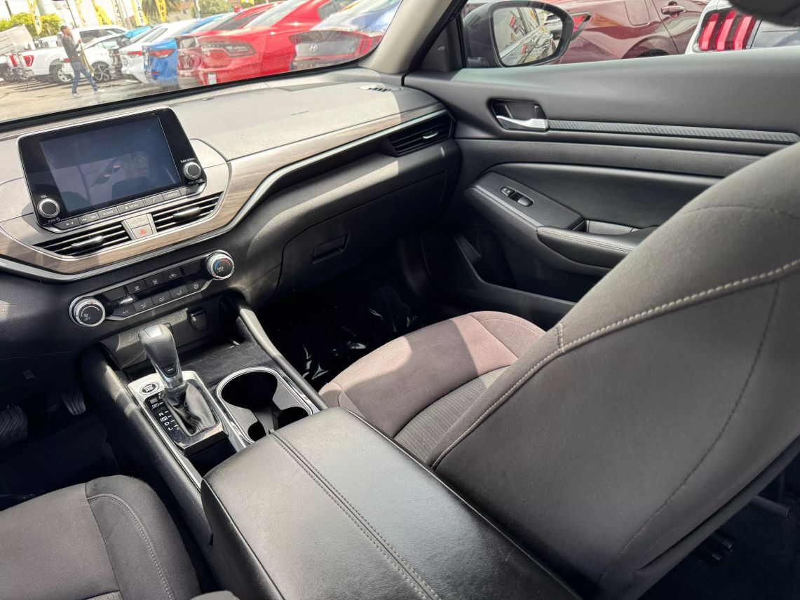 2024 Nissan Altima 2.5 SV Sedan 4D