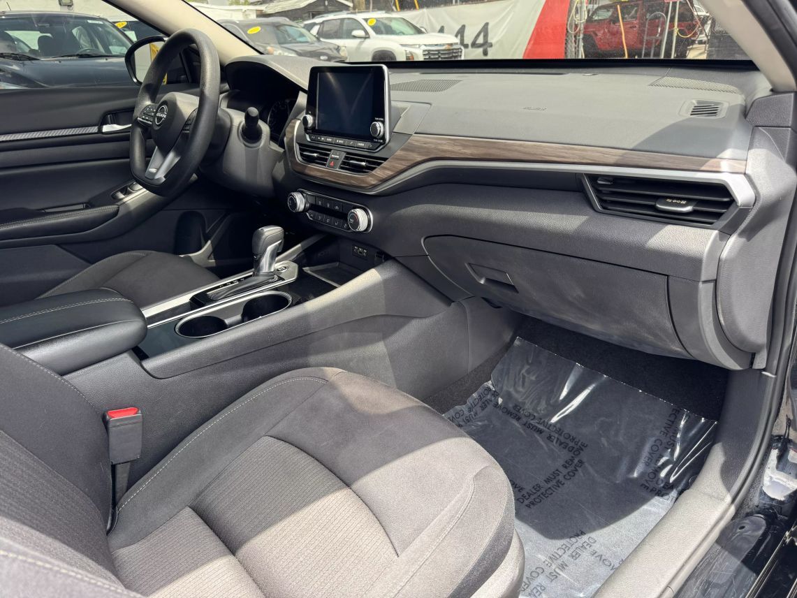 2024 Nissan Altima 2.5 SV Sedan 4D
