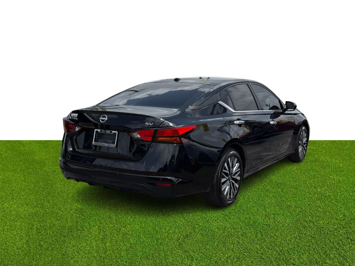2024 Nissan Altima 2.5 SV Sedan 4D