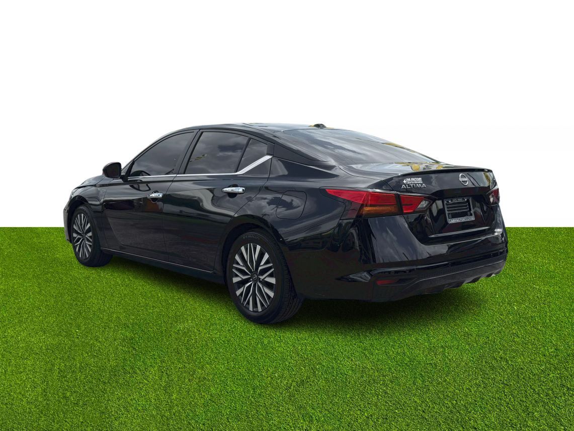 2024 Nissan Altima 2.5 SV Sedan 4D