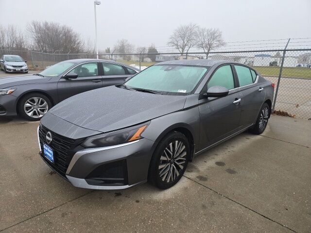 2024 Nissan Altima 2.5 SV West Burlington IA