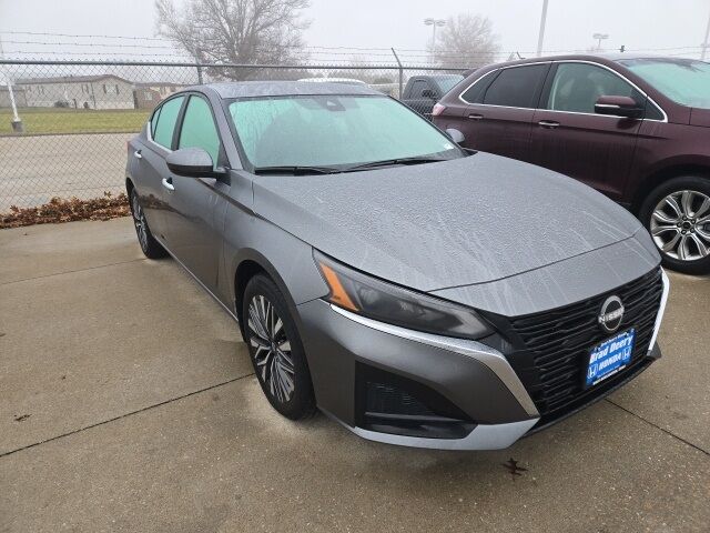 2024 Nissan Altima 2.5 SV West Burlington IA