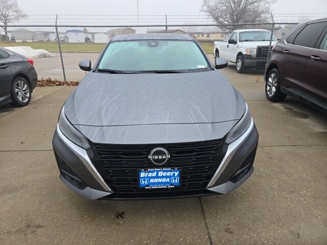 2024 Nissan Altima 2.5 SV West Burlington IA