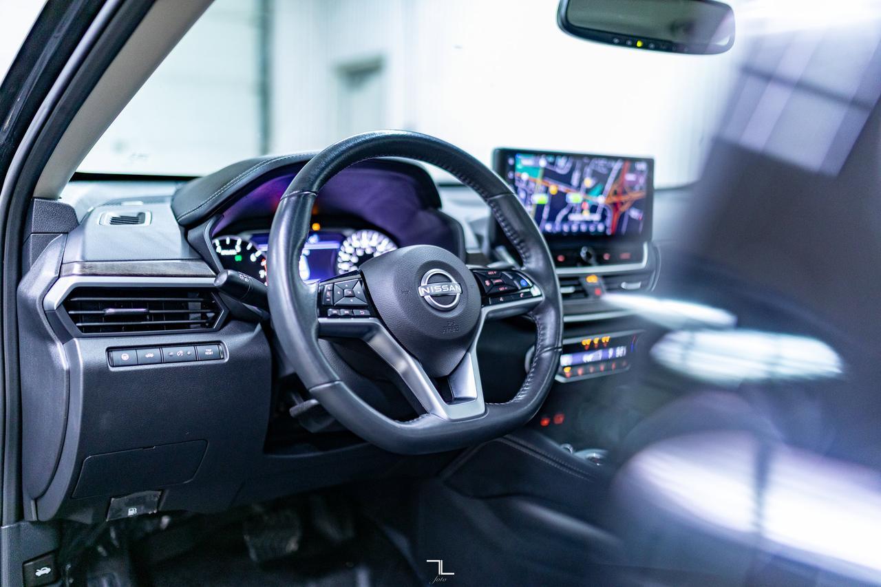 2024 Nissan Altima AWD Platinum Leather Roof Nav BCam Red Deer AB