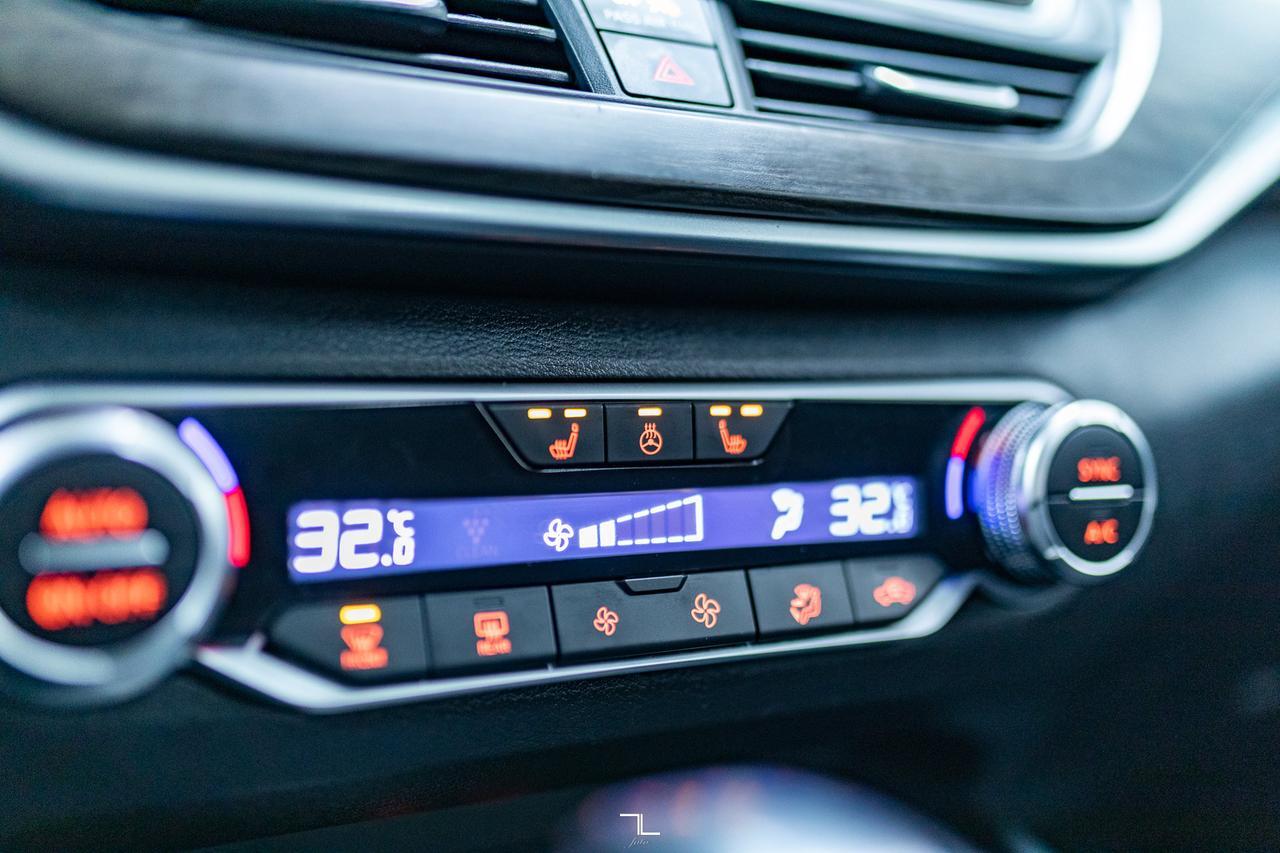 2024 Nissan Altima AWD Platinum Leather Roof Nav BCam Red Deer AB