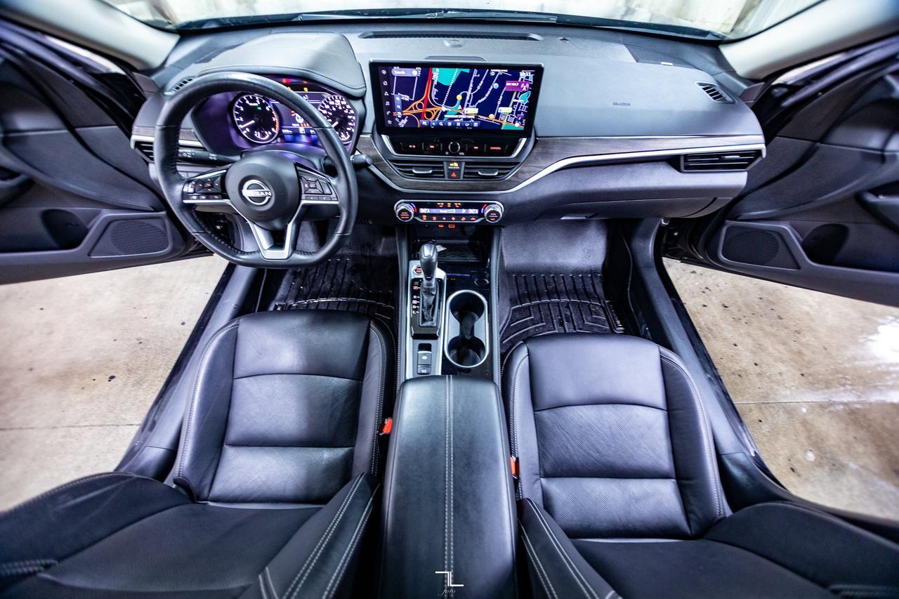 2024 Nissan Altima AWD Platinum Leather Roof Nav BCam Red Deer AB