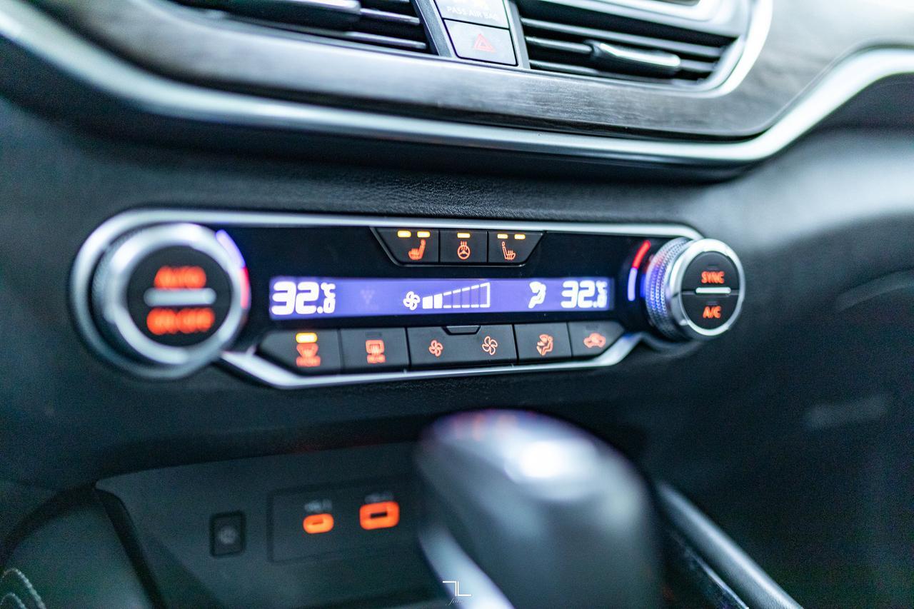 2024 Nissan Altima AWD Platinum Leather Roof Nav BCam Red Deer AB