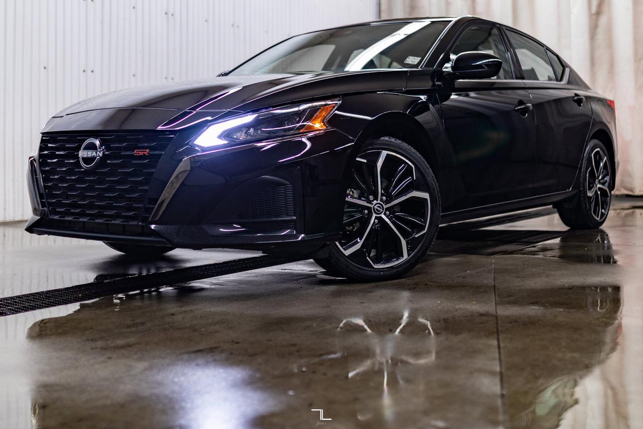 2024 Nissan Altima AWD SR Leather Roof BCam Red Deer AB