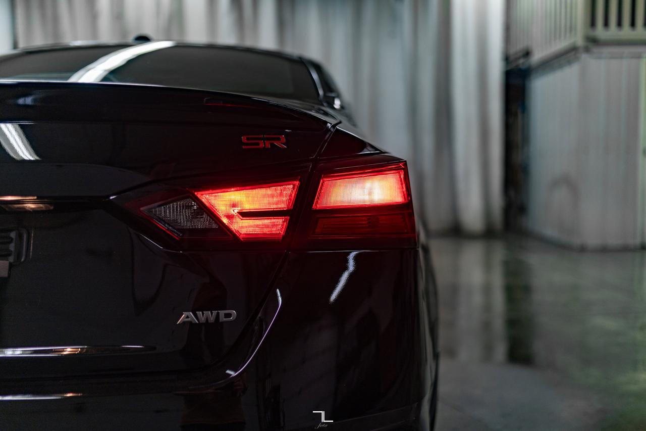 2024 Nissan Altima AWD SR Leather Roof BCam Red Deer AB