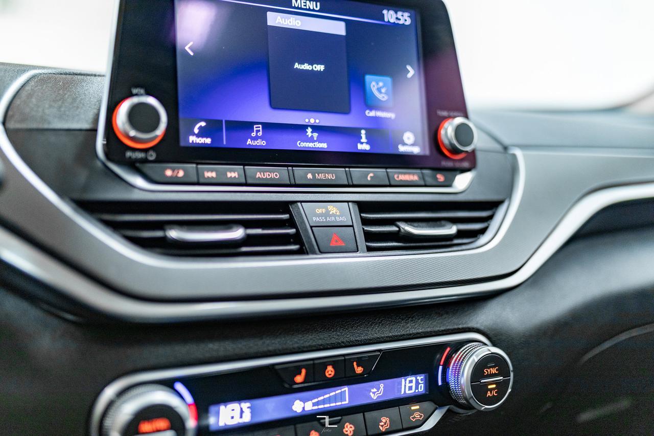 2024 Nissan Altima AWD SR Leather Roof BCam Red Deer AB