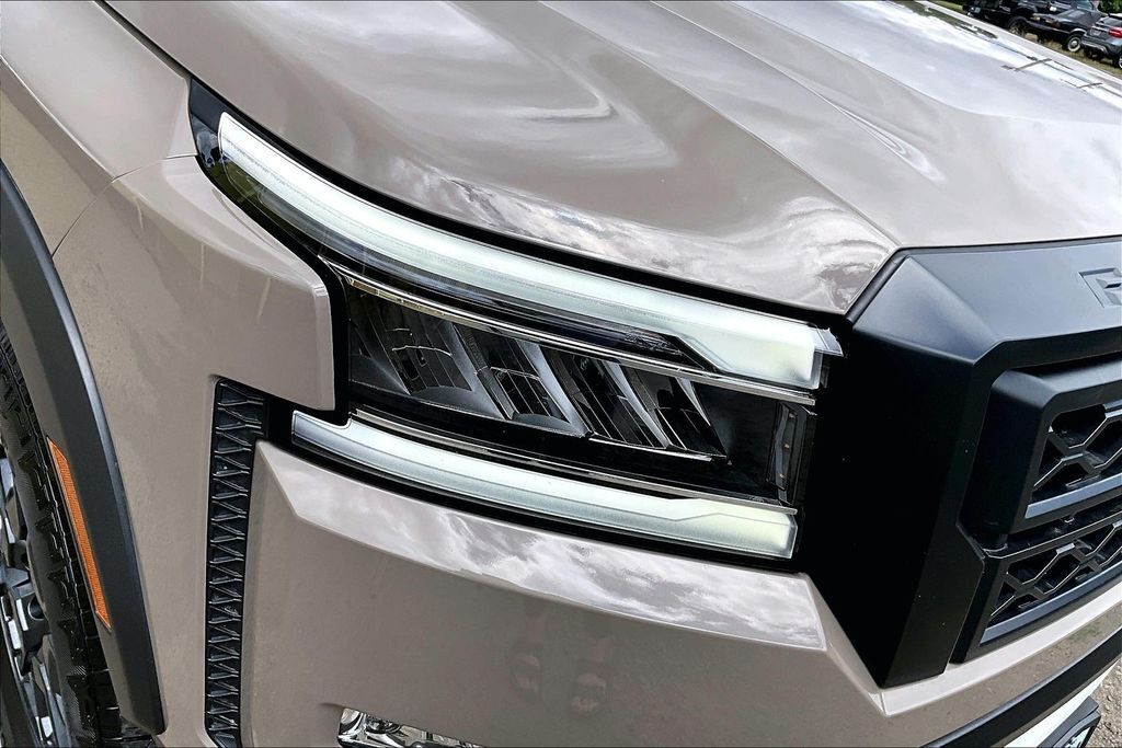 2024 Nissan Frontier PRO-4X OR