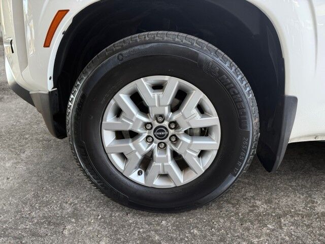 2024 Nissan Frontier SV  TX