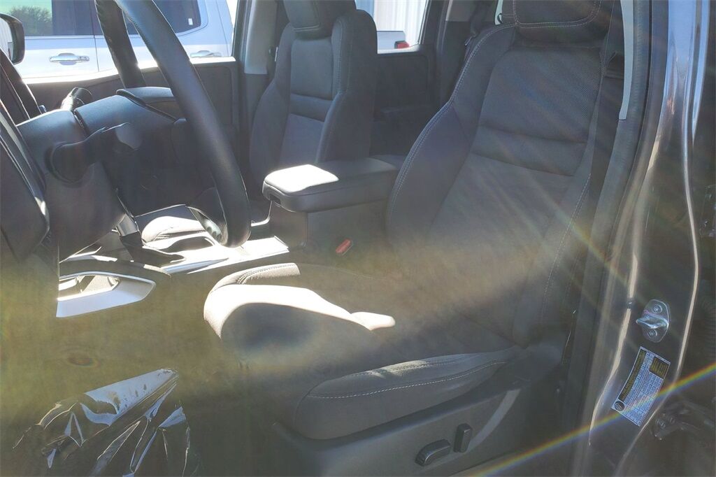 2024 Nissan Frontier SV Hondo TX