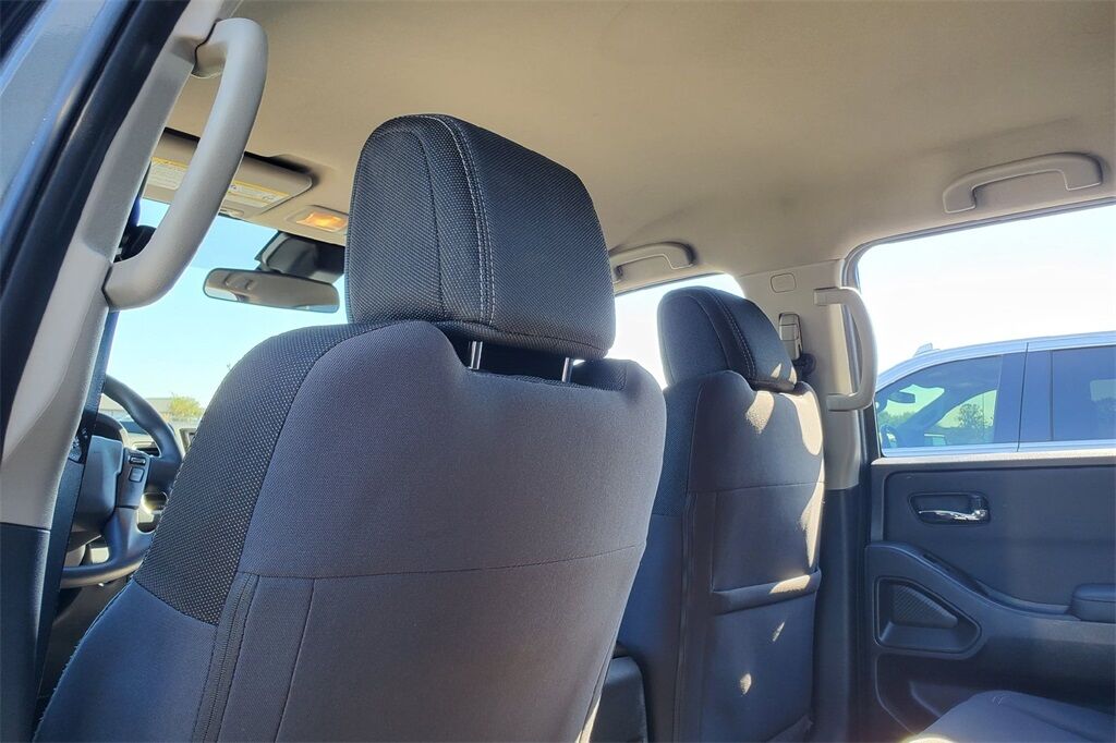 2024 Nissan Frontier SV Hondo TX