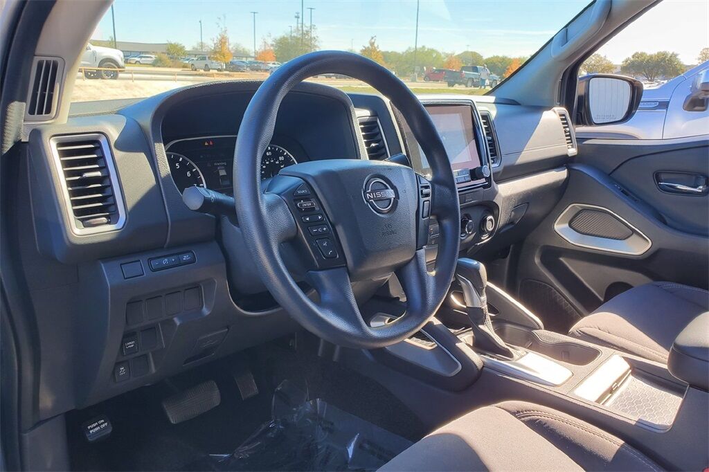 2024 Nissan Frontier SV Hondo TX