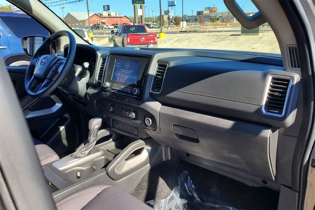 2024 Nissan Frontier SV Hondo TX