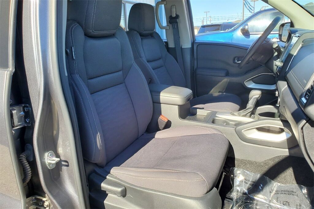 2024 Nissan Frontier SV Hondo TX