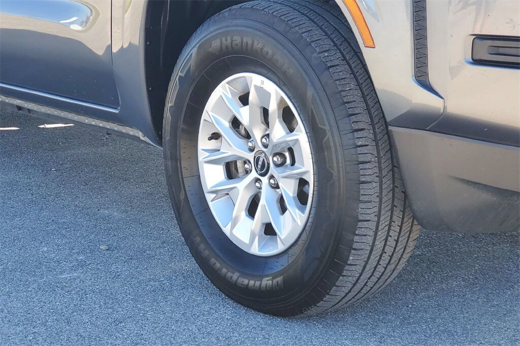 2024 Nissan Frontier SV Hondo TX