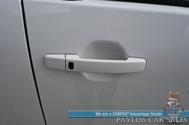 2024 Nissan Frontier SV / 4X4 / Auto Start / Crew Cab / Convenience & Technology Pkg / Power & Heated Seats / Heated Steering Wheel / Lane Depart & Blind Spot / Apple CarPlay & Android Auto / Back Up Cam / Bed Liner / Tow Pkg / 1-Owner Anchorage AK