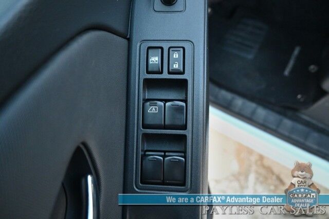 2024 Nissan Frontier SV / 4X4 / Crew Cab / Convenience Pkg / Tech Pkg / Auto Start / Power & Heated Cloth Seats / Heated Steering Wheel / Blind Spot Alert / Apple CarPlay & Android Auto / Keyless Entry & Start / Bed Liner / Tow Pkg / 1-Owner Anchorage AK