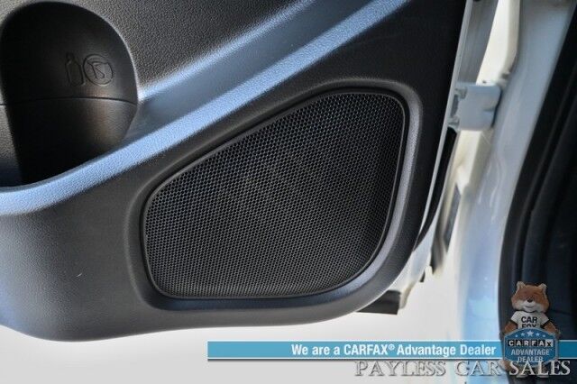 2024 Nissan Frontier SV / 4X4 / Crew Cab / Convenience Pkg / Tech Pkg / Auto Start / Power & Heated Cloth Seats / Heated Steering Wheel / Blind Spot Alert / Apple CarPlay & Android Auto / Keyless Entry & Start / Bed Liner / Tow Pkg / 1-Owner Anchorage AK