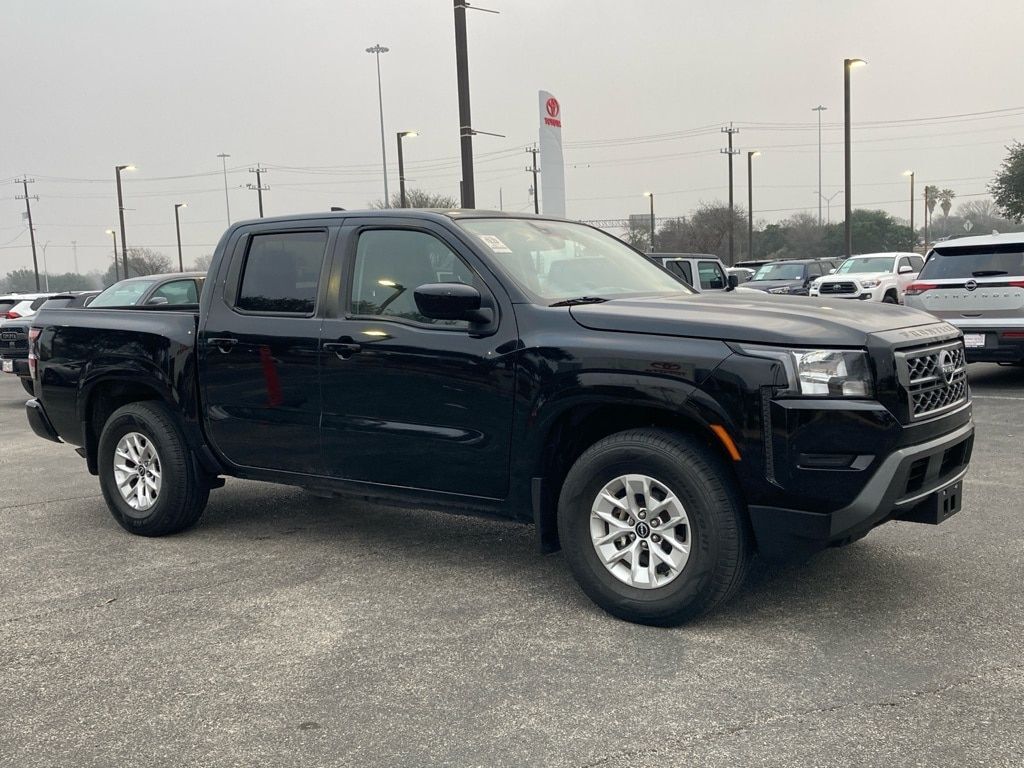 2024 Nissan Frontier SV