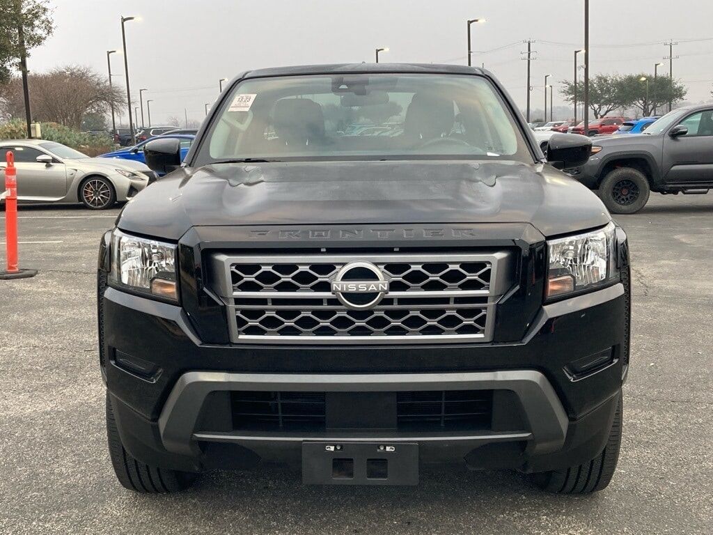 2024 Nissan Frontier SV