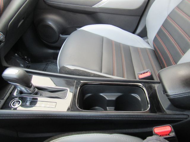 2024 Nissan Kicks SR Xtronic CVT Plano TX