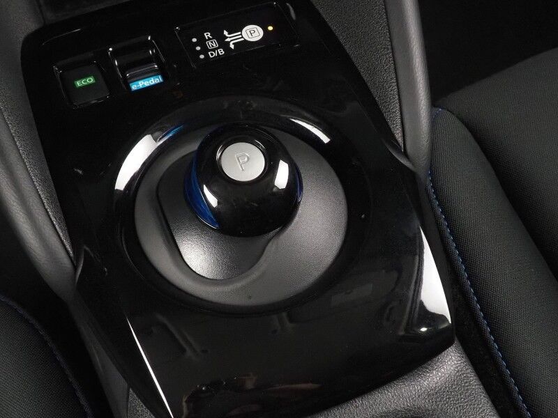 2024 Nissan LEAF SV PLUS *PROPILOT ASSIST, NAVIGATION, 360 VIEW CAMERAS, SAFETY ALERTS, ADAPTIVE CRUISE, HEATED SEATS/STEERING WHEEL, QUICK CHARGE, BLACK ALLOY WHEELS, APPLE CARPLAY Round Rock TX