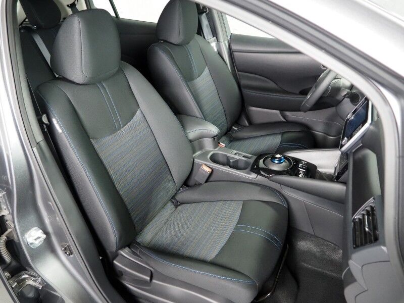 2024 Nissan LEAF SV PLUS *PROPILOT ASSIST, NAVIGATION, 360 VIEW CAMERAS, SAFETY ALERTS, ADAPTIVE CRUISE, HEATED SEATS/STEERING WHEEL, QUICK CHARGE, BLACK ALLOY WHEELS, APPLE CARPLAY