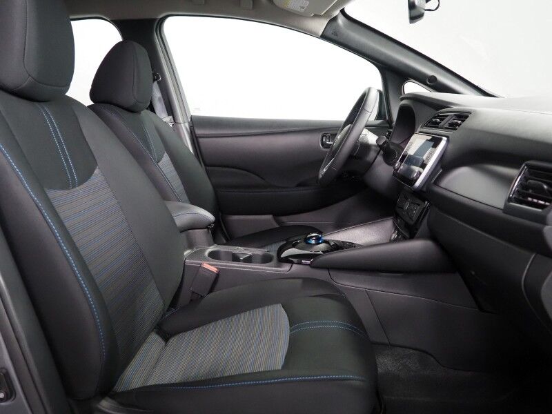 2024 Nissan LEAF SV PLUS *PROPILOT ASSIST, NAVIGATION, 360 VIEW CAMERAS, SAFETY ALERTS, ADAPTIVE CRUISE, HEATED SEATS/STEERING WHEEL, QUICK CHARGE, BLACK ALLOY WHEELS, APPLE CARPLAY Round Rock TX