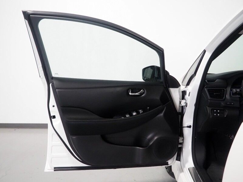 2024 Nissan LEAF SV PLUS *PROPILOT ASSIST, NAVIGATION, 360 VIEW CAMERAS, SAFETY ALERTS, ADAPTIVE CRUISE, HEATED SEATS/STEERING WHEEL, QUICK CHARGE, BLACK ALLOY WHEELS, APPLE CARPLAY Round Rock TX
