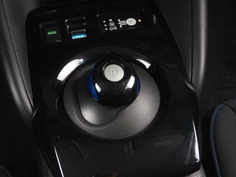 2024 Nissan LEAF SV PLUS *PROPILOT ASSIST, NAVIGATION, 360 VIEW CAMERAS, SAFETY ALERTS, ADAPTIVE CRUISE, HEATED SEATS/STEERING WHEEL, QUICK CHARGE, BLACK ALLOY WHEELS, APPLE CARPLAY Round Rock TX