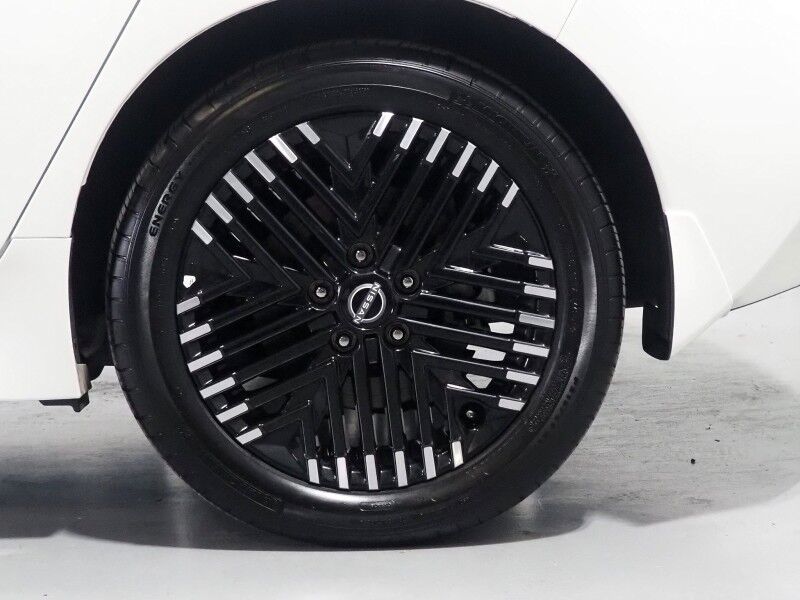 2024 Nissan LEAF SV PLUS *PROPILOT ASSIST, NAVIGATION, 360 VIEW CAMERAS, SAFETY ALERTS, ADAPTIVE CRUISE, HEATED SEATS/STEERING WHEEL, QUICK CHARGE, BLACK ALLOY WHEELS, APPLE CARPLAY Round Rock TX