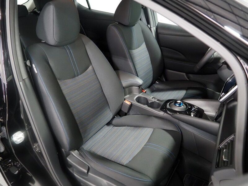 2024 Nissan LEAF SV PLUS *PROPILOT ASSIST, NAVIGATION, 360 VIEW CAMERAS, SAFETY ALERTS, ADAPTIVE CRUISE, HEATED SEATS/STEERING WHEEL, QUICK CHARGE, BLACK ALLOY WHEELS, APPLE CARPLAY