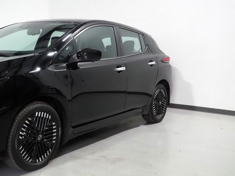 2024 Nissan LEAF SV PLUS *PROPILOT ASSIST, NAVIGATION, 360 VIEW CAMERAS, SAFETY ALERTS, ADAPTIVE CRUISE, HEATED SEATS/STEERING WHEEL, QUICK CHARGE, BLACK ALLOY WHEELS, APPLE CARPLAY Round Rock TX