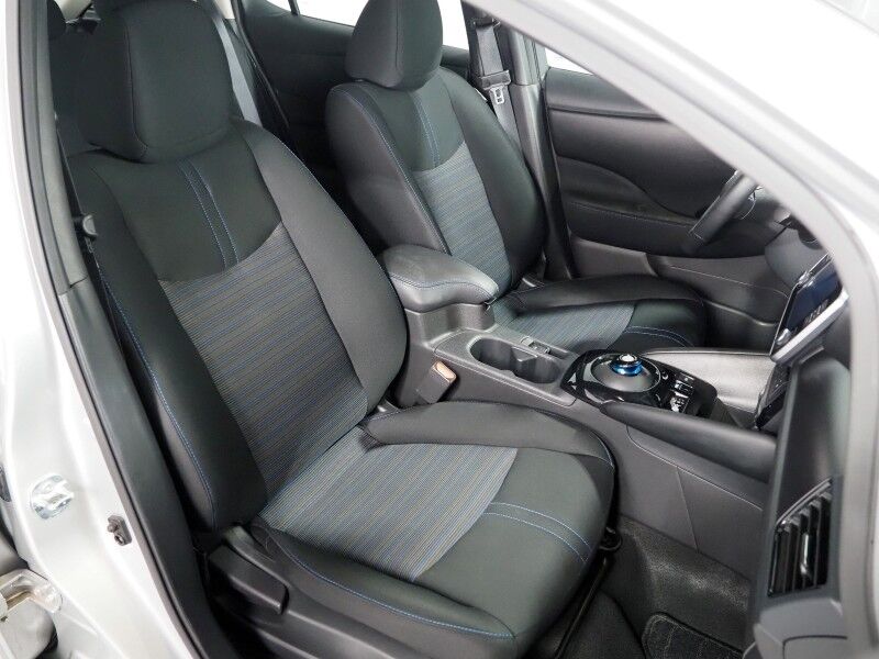 2024 Nissan LEAF SV PLUS *PROPILOT ASSIST, NAVIGATION, 360 VIEW CAMERAS, SAFETY ALERTS, ADAPTIVE CRUISE, HEATED SEATS/STEERING WHEEL, QUICK CHARGE, BLACK ALLOY WHEELS, APPLE CARPLAY