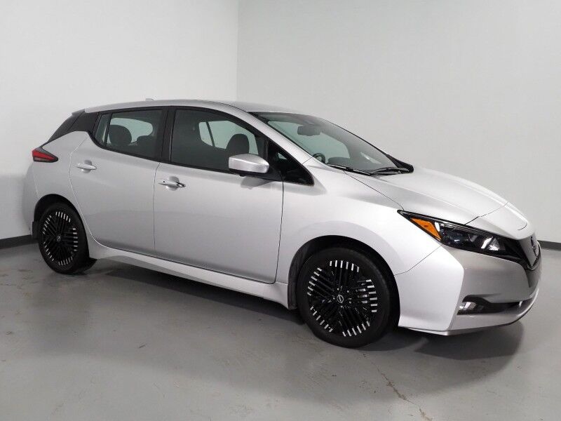 2024 Nissan LEAF SV PLUS *PROPILOT ASSIST, NAVIGATION, 360 VIEW CAMERAS, SAFETY ALERTS, ADAPTIVE CRUISE, HEATED SEATS/STEERING WHEEL, QUICK CHARGE, BLACK ALLOY WHEELS, APPLE CARPLAY