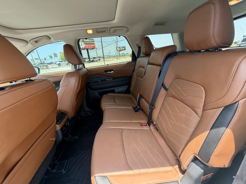 2024 Nissan Pathfinder Platinum Del Rio TX