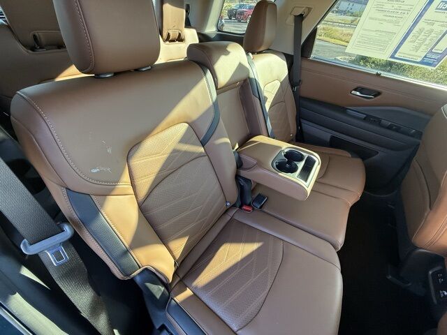 2024 Nissan Pathfinder Platinum Kerrville TX