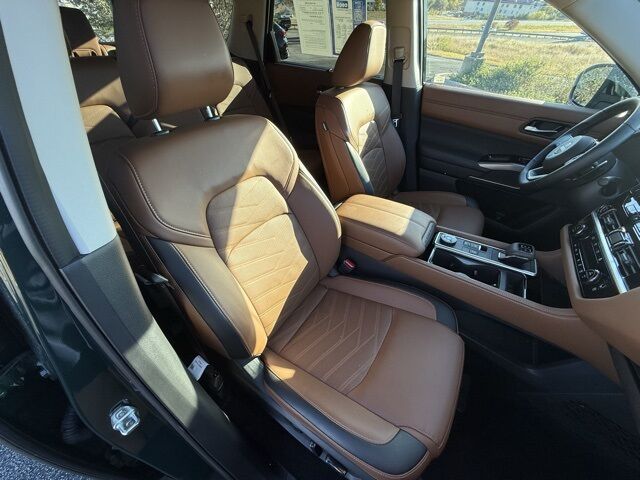 2024 Nissan Pathfinder Platinum Kerrville TX