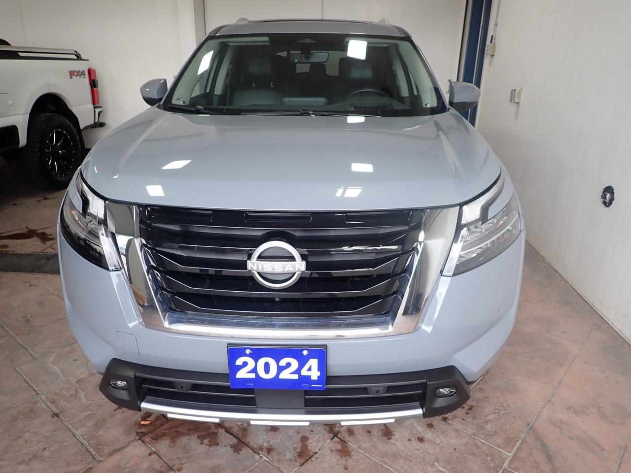 2024 Nissan Pathfinder Platinum 4WD LEATHER NAVI SUNROOF 7 PASS Listowel ON