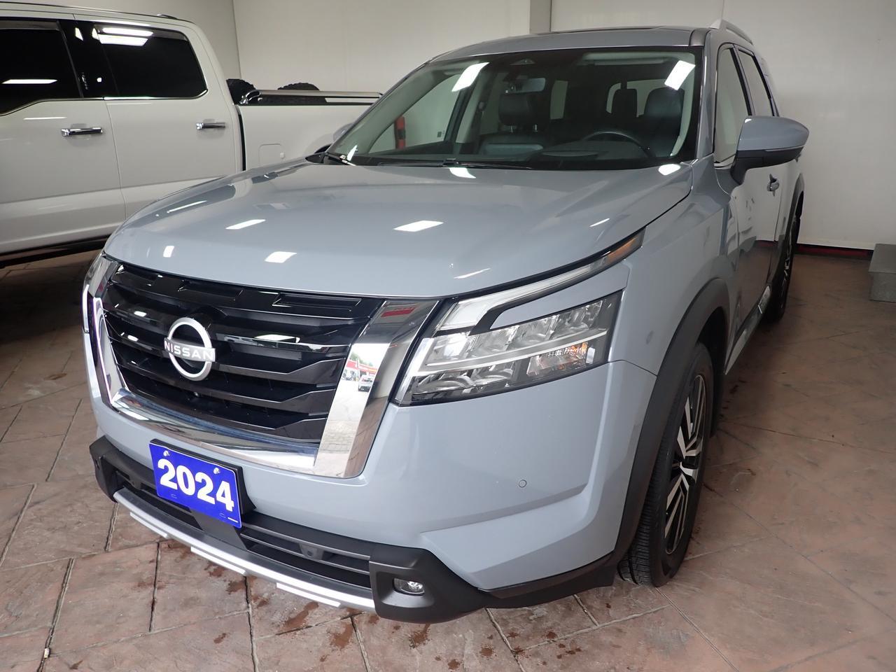 2024 Nissan Pathfinder Platinum 4WD LEATHER NAVI SUNROOF 7 PASS Listowel ON