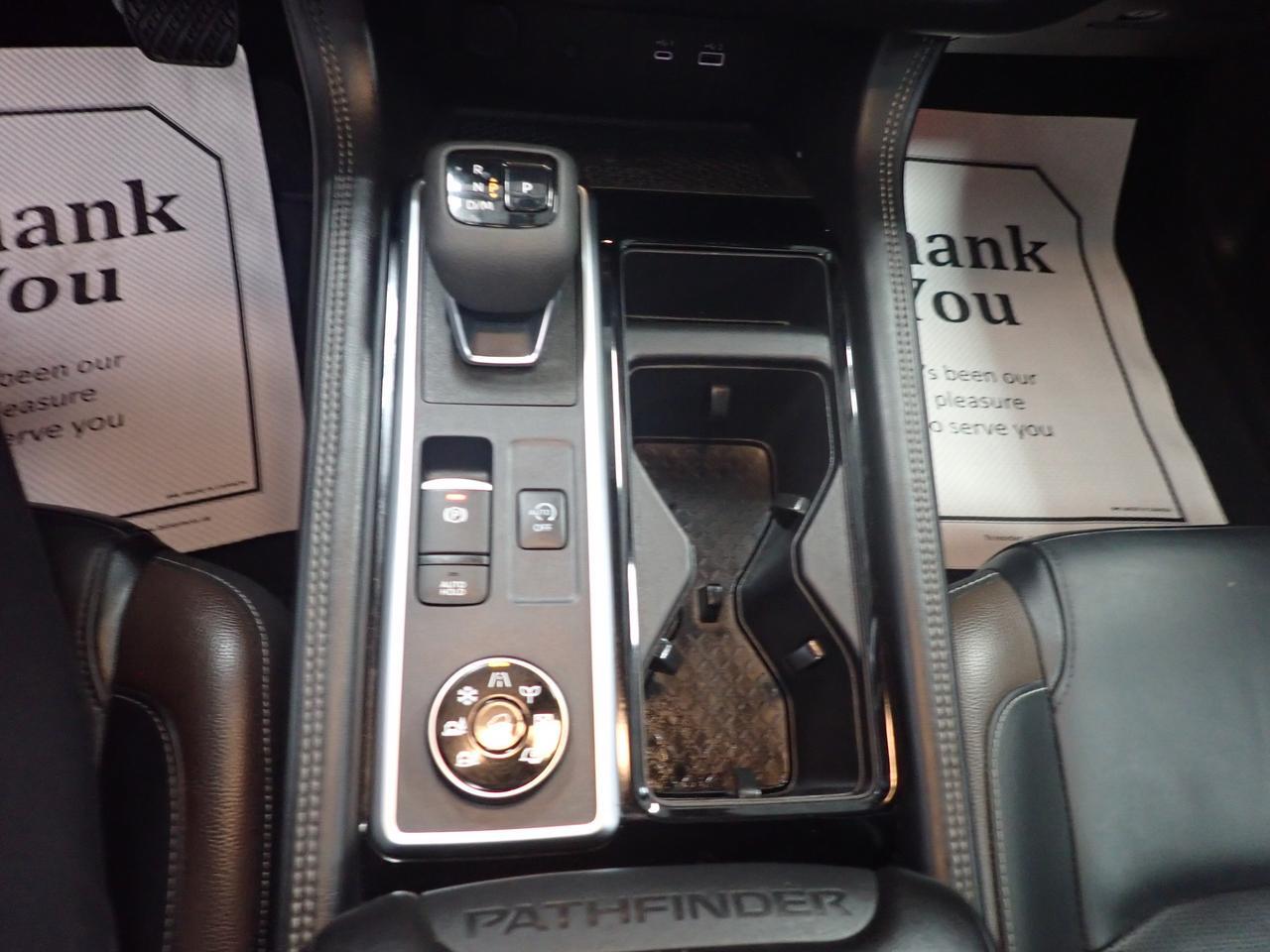 2024 Nissan Pathfinder Platinum 4WD LEATHER NAVI SUNROOF 7 PASS Listowel ON